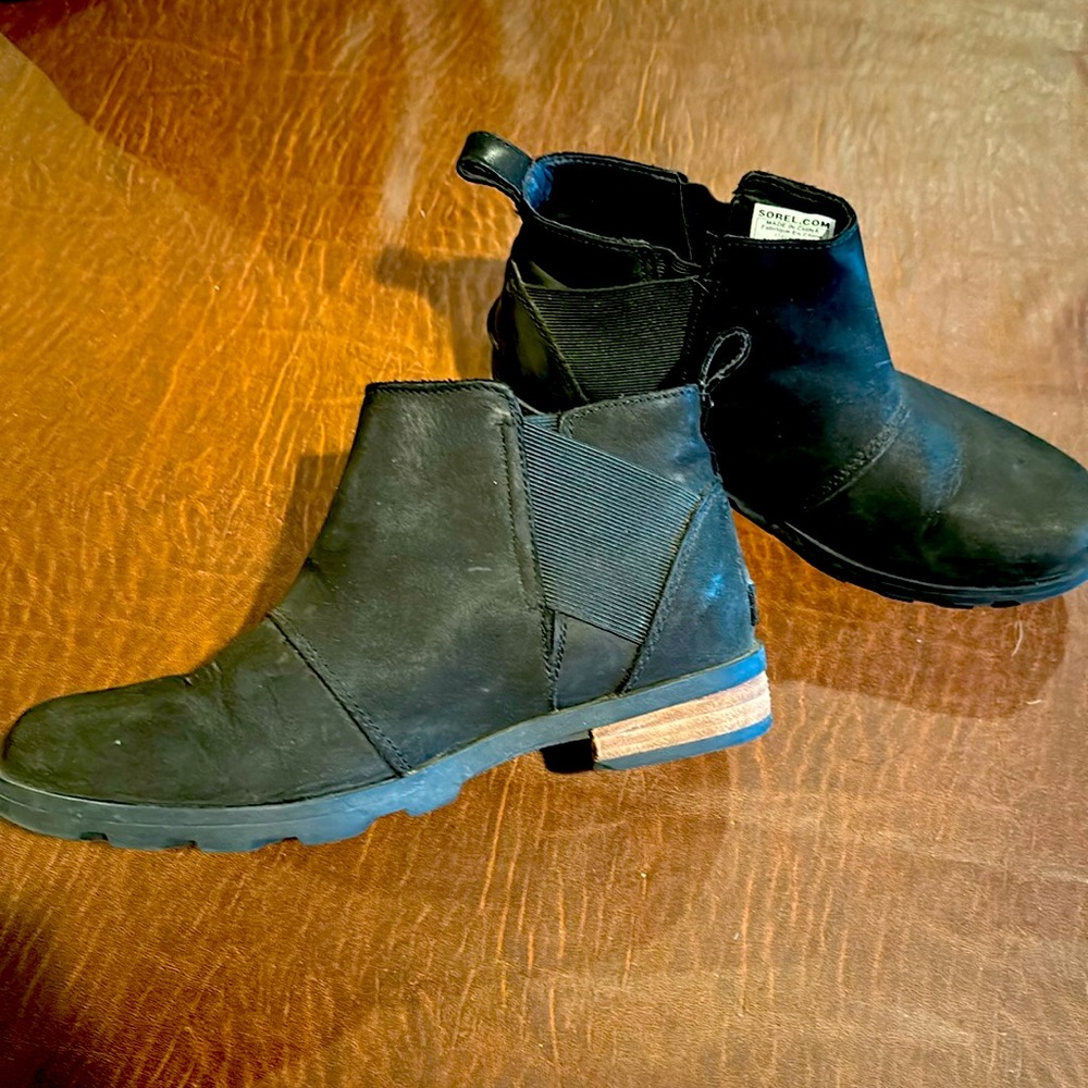 Sorel ankle boots in black nubuck size 9.5